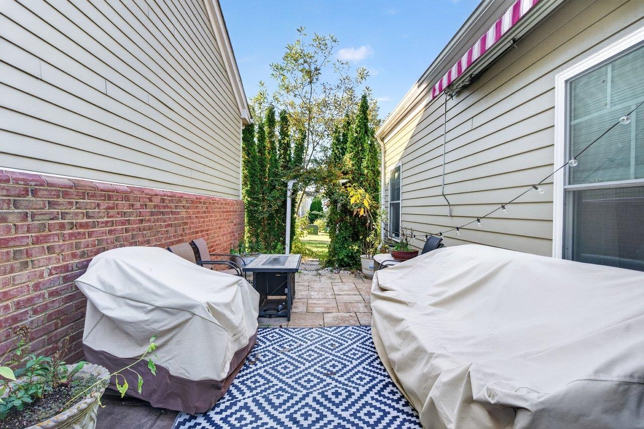 2565 Greenport Dr photo 30