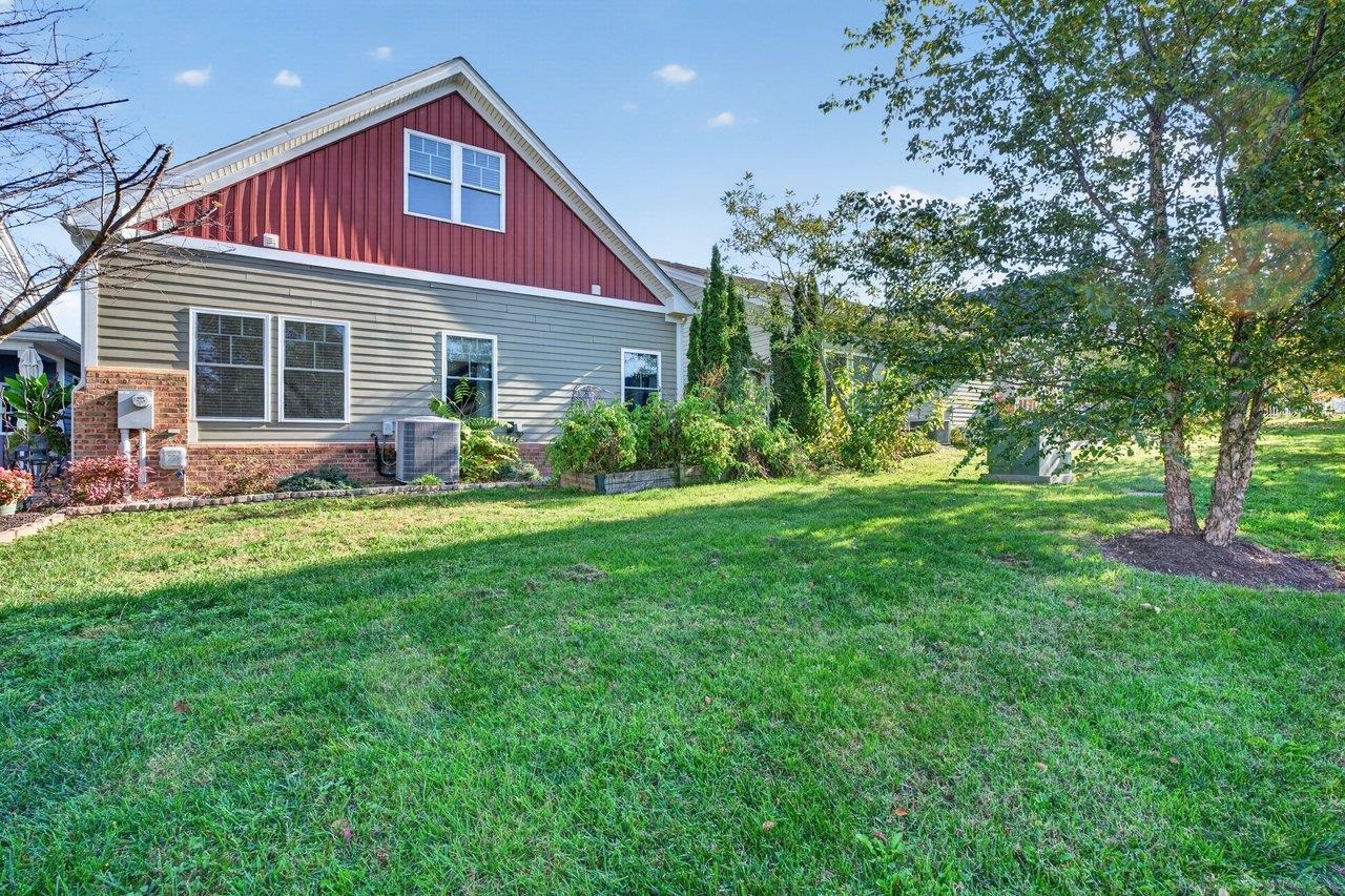 2565 Greenport Dr photo 32